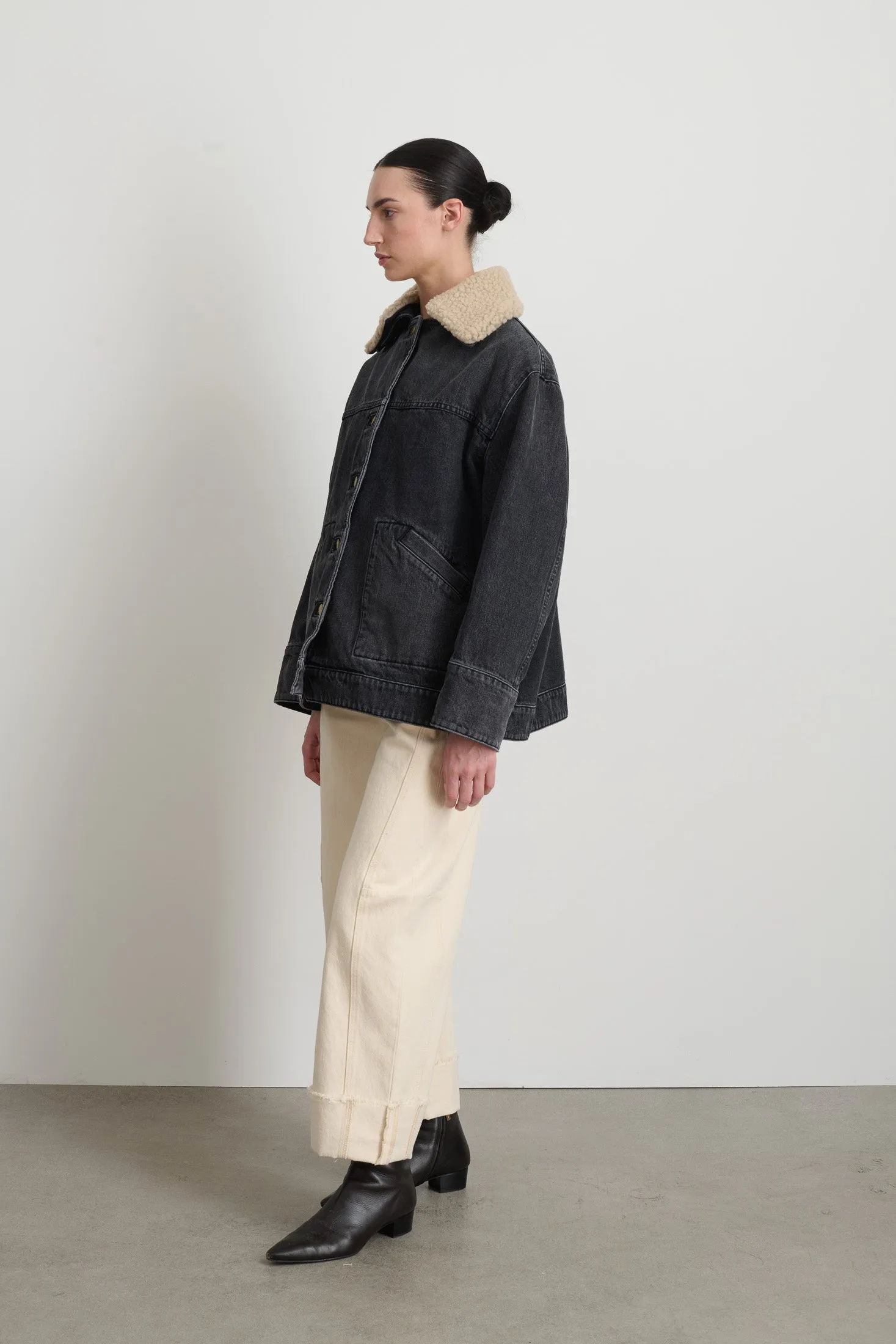 Stadium Jacket Stil Black / Oatmeal Sherpa Collar