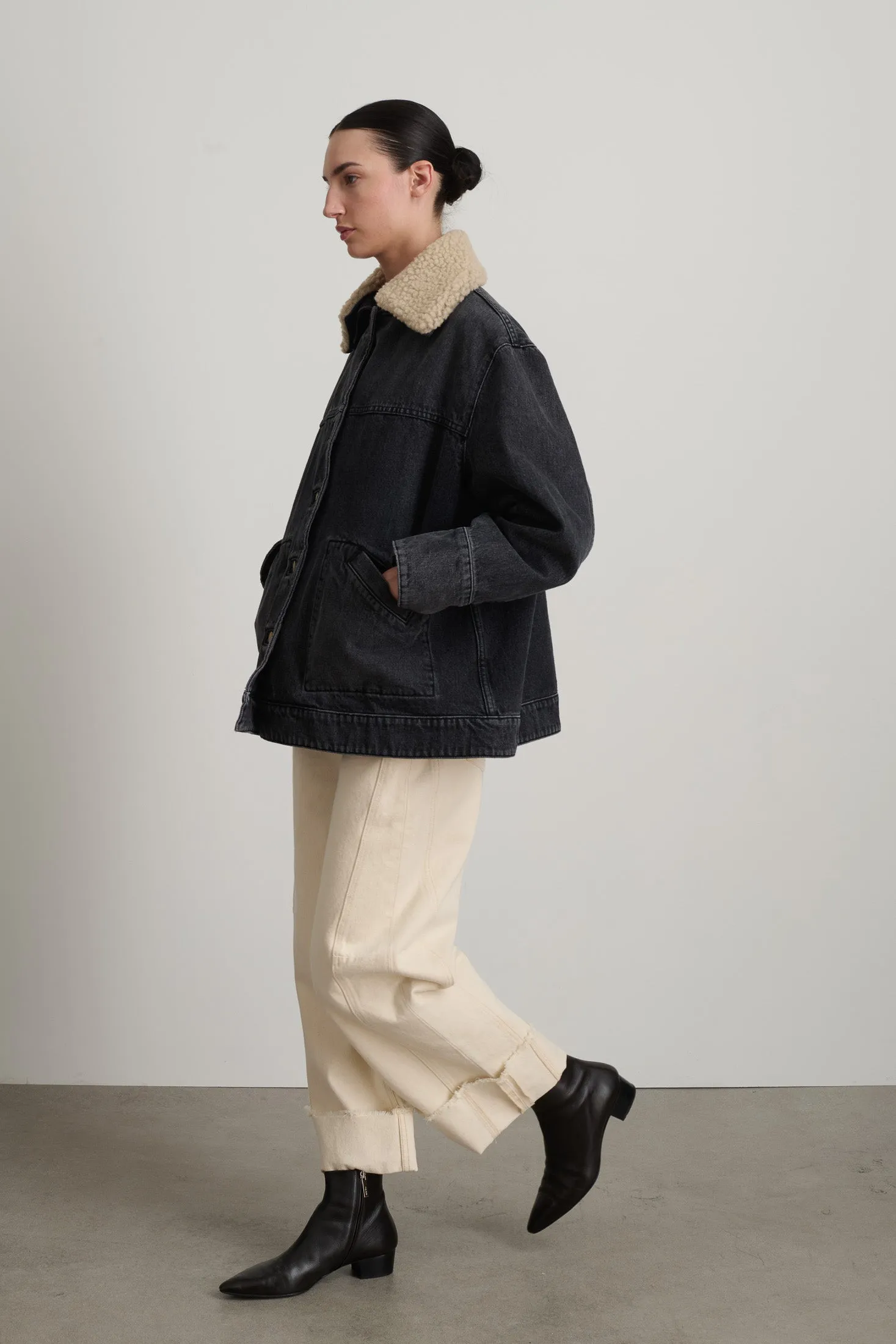 Stadium Jacket Stil Black / Oatmeal Sherpa Collar
