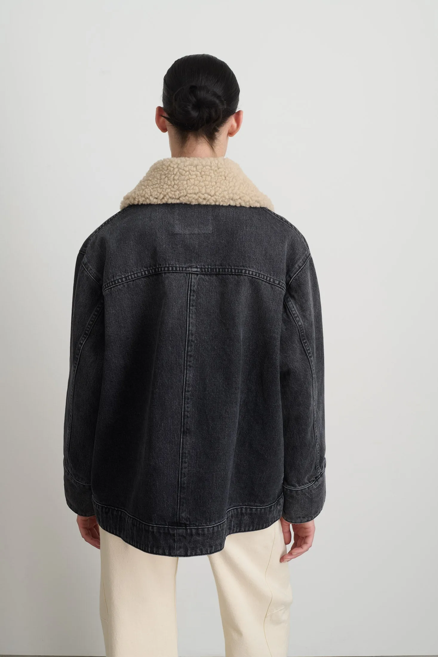 Stadium Jacket Stil Black / Oatmeal Sherpa Collar